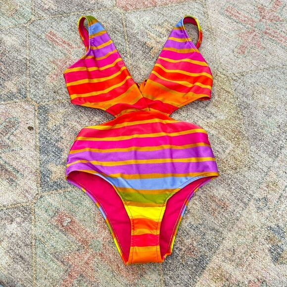 NWT Farm Rio V-Neck Cutout Shiny Stripe Rainbow One-Piece Swimsuit Small Pink - Picture 4 of 9